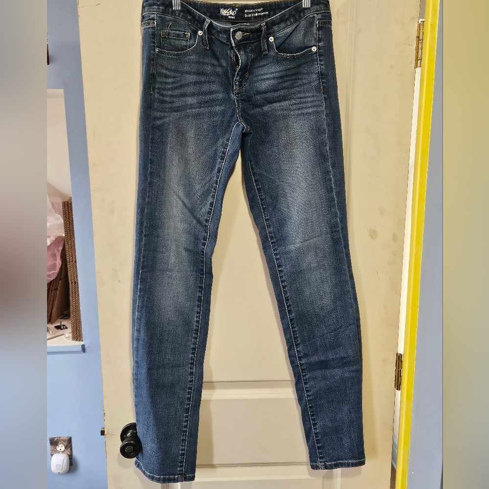 Mossimo Mid-Rise Straight Size 6 / 28L